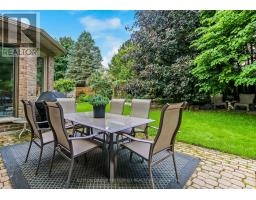 462 AMBLESIDE DRIVE - 35