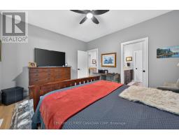 18 - 430 HEAD STREET N - 21