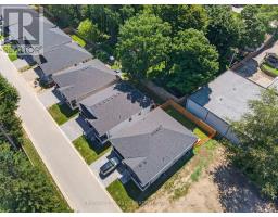 18 - 430 HEAD STREET N - 3