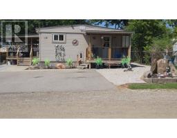 18 PINEVIEW STREET - 1