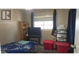 18 PINEVIEW STREET - 12