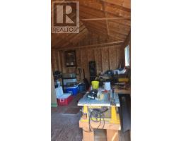 18 PINEVIEW STREET - 17