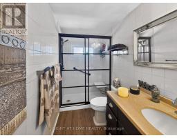 366 BURLINGTON CRESCENT - 23