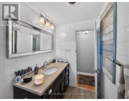 366 BURLINGTON CRESCENT - 24