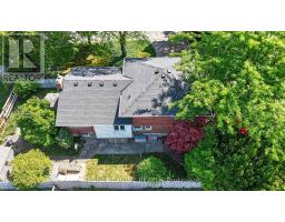 366 BURLINGTON CRESCENT - 30