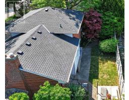 366 BURLINGTON CRESCENT - 31