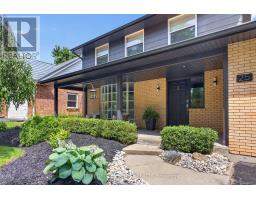 25 HAVENRIDGE CRESCENT - 6