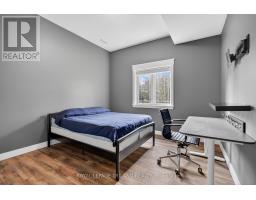 24 EARLSCOURT TERRACE - 26