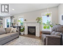 122 GILMOUR DRIVE - 12