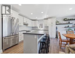 122 GILMOUR DRIVE - 13