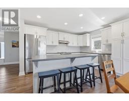 122 GILMOUR DRIVE - 14