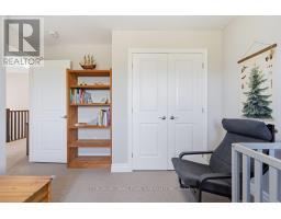 122 GILMOUR DRIVE - 34