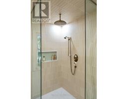 2 GARNET COURT - 10