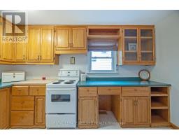 1858 PARK AVENUE - 13