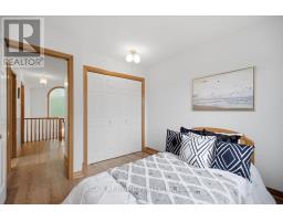7046 DIANE CRESCENT - 33