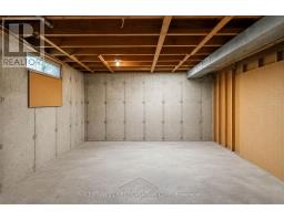 14 ALAYNE CRESCENT - 24