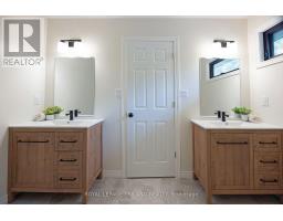 20 WOODHAVEN COURT - 33