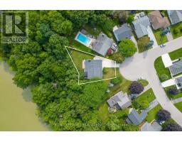 20 WOODHAVEN COURT - 6