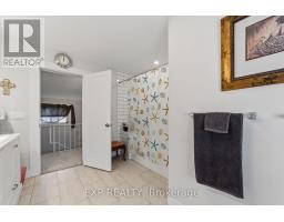 29 WINNIETT STREET - 18