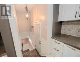 27 VANIER PLACE - 26