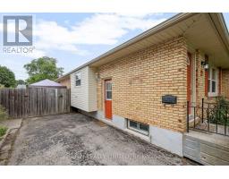 27 VANIER PLACE - 3