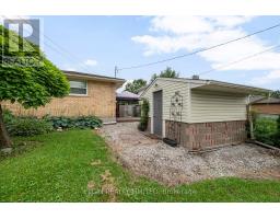 27 VANIER PLACE - 32