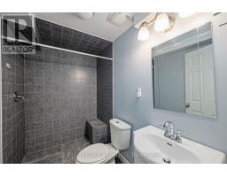 11 KENSINGTON COURT - 23