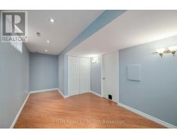 11 KENSINGTON COURT - 25