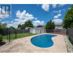11 KENSINGTON COURT - 33