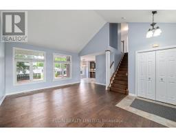 11 KENSINGTON COURT - 6