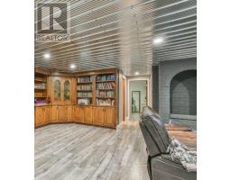 425 QUEEN STREET - 26