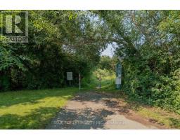 1233 CROSSCREEK CRESCENT - 35