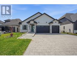 31 BRISCOE CRESCENT - 1