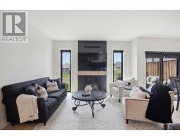 31 BRISCOE CRESCENT - 11
