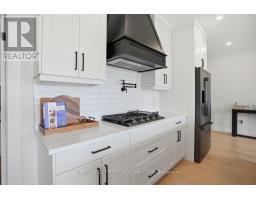 31 BRISCOE CRESCENT - 16