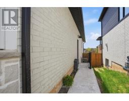 31 BRISCOE CRESCENT - 6