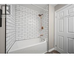 102 LOGGERS GROVE - 16