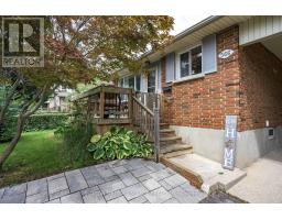 566 CHESTER STREET - 4