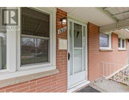 1920 DULUTH CRESCENT - 2