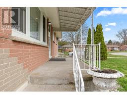 1920 DULUTH CRESCENT - 3