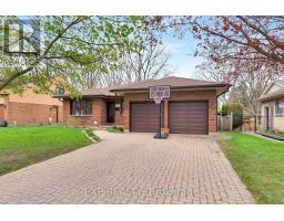 31 MOFFAT CRESCENT - 2