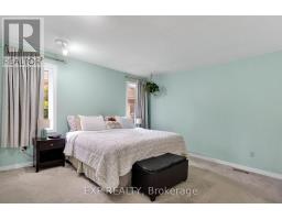 31 MOFFAT CRESCENT - 21