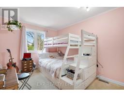 31 MOFFAT CRESCENT - 25