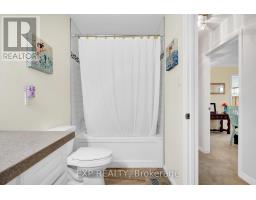 31 MOFFAT CRESCENT - 27