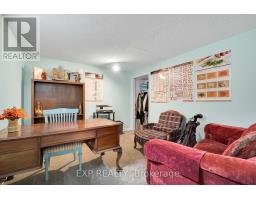31 MOFFAT CRESCENT - 33