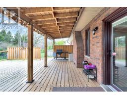 31 MOFFAT CRESCENT - 37