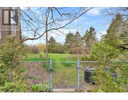 31 MOFFAT CRESCENT - 46