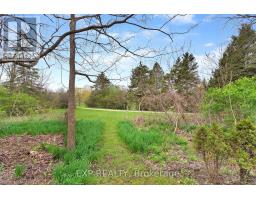 31 MOFFAT CRESCENT - 47
