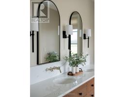 689 VALLEYSTREAM WALK - 18