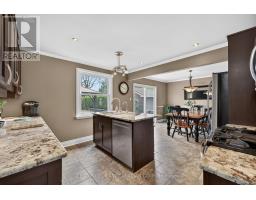 1093 VISCOUNT ROAD - 12